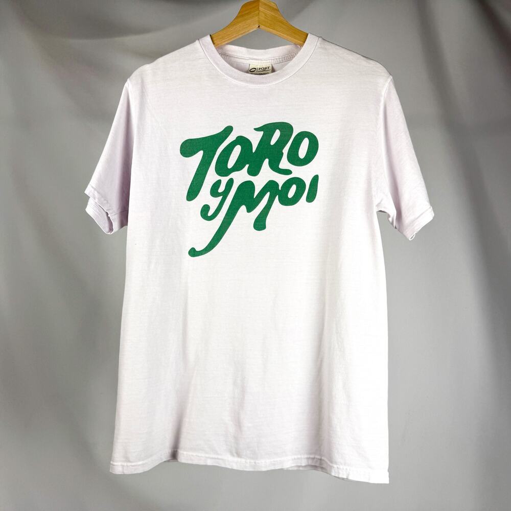 Toro y Moi T-Shirt - Small